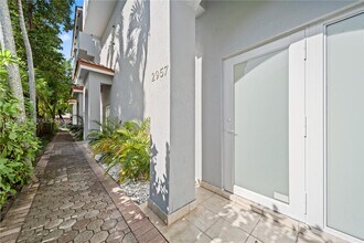 2951 Virginia St in Miami, FL - Building Photo - Building Photo