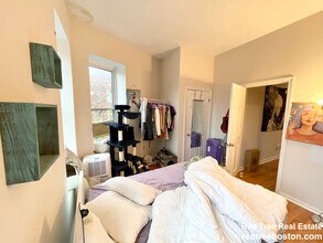 96 Hammond St, Unit 2 in Boston, MA - Foto de edificio - Building Photo