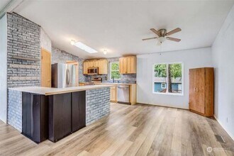 40 E Totten Pl in Shelton, WA - Building Photo - Building Photo