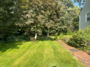 74 Mansion Rd in Wallingford, CT - Building Photo - Building Photo