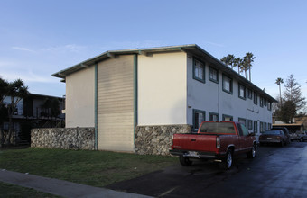 2269 Maple St in Costa Mesa, CA - Building Photo - Building Photo