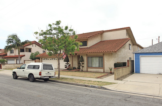 17913-17915 Arline Ave in Artesia, CA - Building Photo - Building Photo