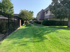 5905 Casa Alegre in Carmichael, CA - Building Photo - Building Photo