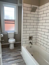 10 Lawson Ave-Unit -10 Lawson Ave Fl 2 in Pittsburgh, PA - Building Photo - Building Photo