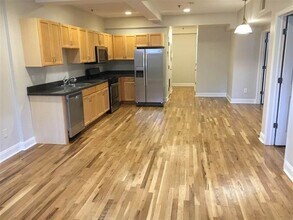 353 Grove St in Jersey City, NJ - Building Photo - Building Photo