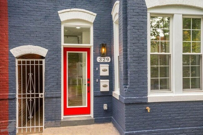 329 K St NE in Washington, DC - Building Photo - Building Photo
