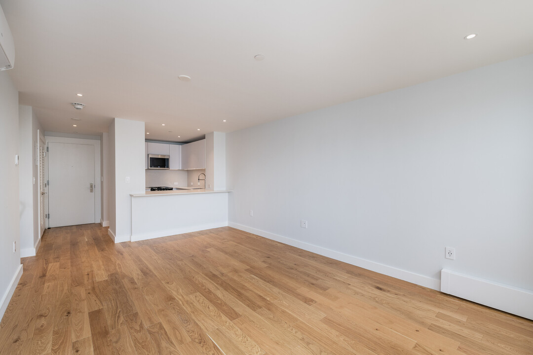 1422 Columbia Rd, Unit 3E in Boston, MA - Building Photo