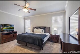 874 Cypress Ml in New Braunfels, TX - Foto de edificio - Building Photo