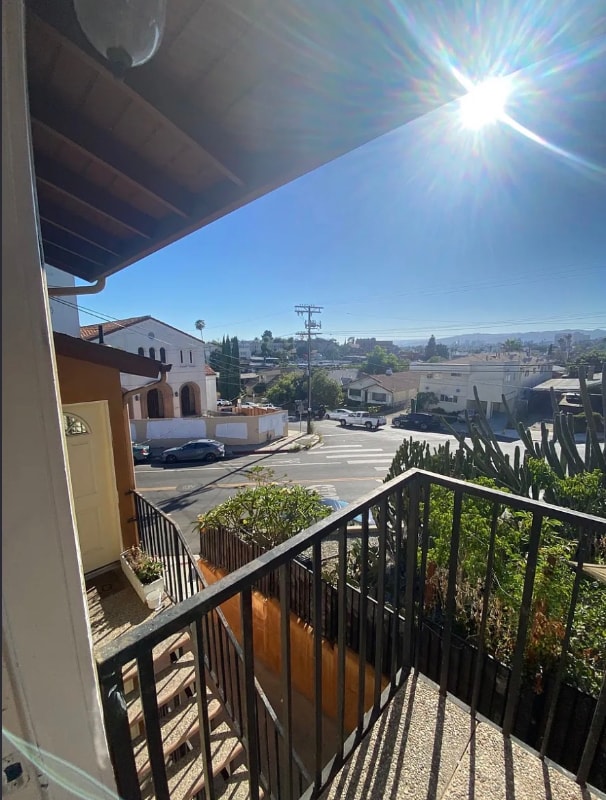 1630 Griffith Park Blvd, Unit 2 in Los Angeles, CA - Foto de edificio - Building Photo