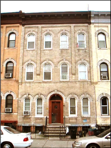 300 Suydam St in Brooklyn, NY - Building Photo