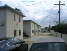 368 E Imperial Hwy in Los Angeles, CA - Building Photo