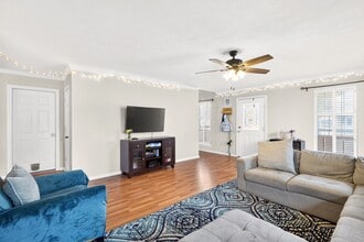 1308 Roanoke Ct in College Station, TX - Building Photo - Building Photo