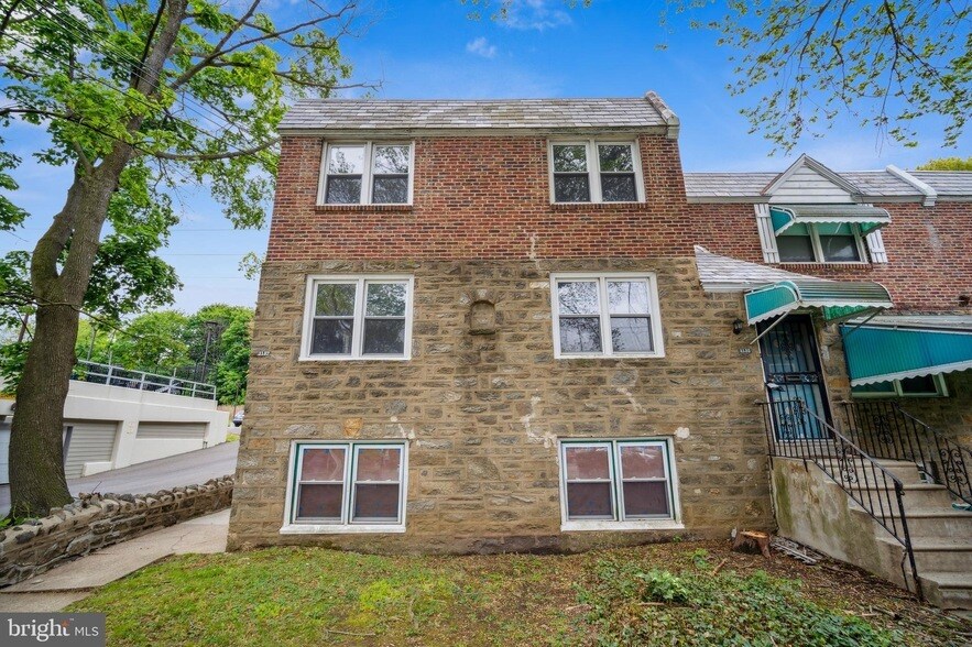 2137 Bryn Mawr Ave in Philadelphia, PA - Building Photo