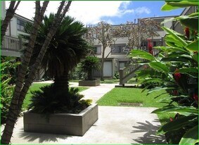 310-310 Kamehameha Hwy in Aiea, HI - Building Photo