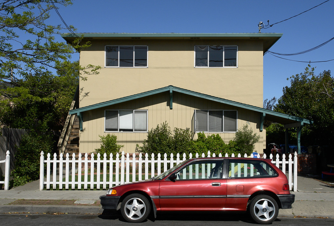 266 Madison Ave in Redwood City, CA - Building Photo