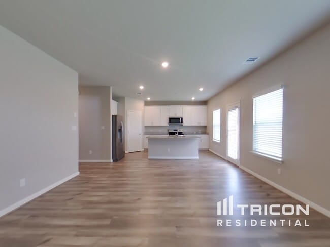 13605 Paxton Blvd in Saint Hedwig, TX - Building Photo - Building Photo