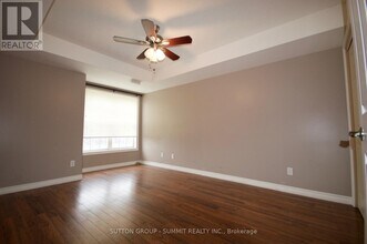 1490-1490 Bishops Gate in Oakville, ON - Building Photo - Building Photo
