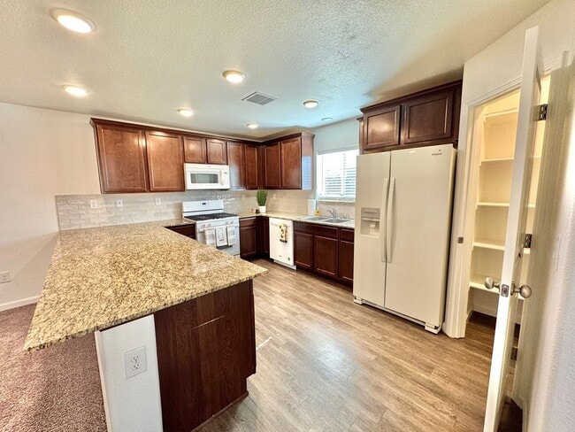 611 Fallon Sta Rd in Reno, NV - Building Photo - Building Photo