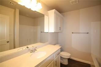 400 Vail Cir in Oklahoma City, OK - Building Photo - Building Photo