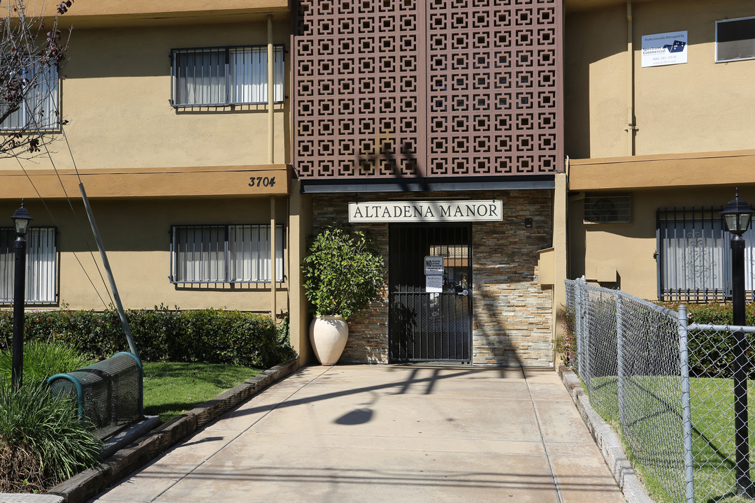 Altadena manor apartment in San Diego, CA - Building Photo