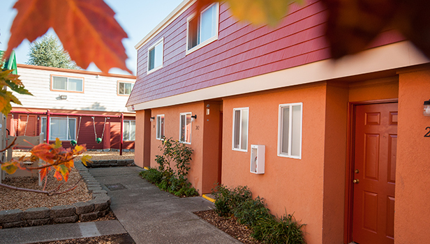 Sunset Gardens Apartments in Hillsboro, OR - Building Photo - Building Photo