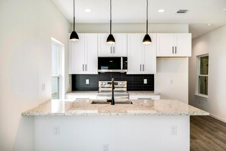 116 Pendleton Ave in San Antonio, TX - Building Photo - Building Photo