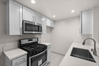 Rodeo Apartments in Los Angeles, CA - Foto de edificio - Building Photo