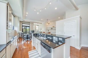 Peregrine Tower in Kalamazoo, MI - Building Photo