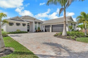 17302 Blue Sapphire Dr in Ft. Myers, FL - Building Photo