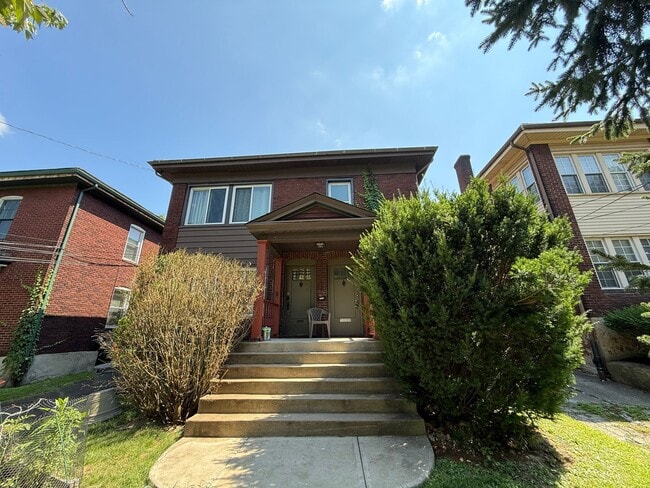 6656-6656 Woodwell St in Pittsburgh, PA - Building Photo - Building Photo