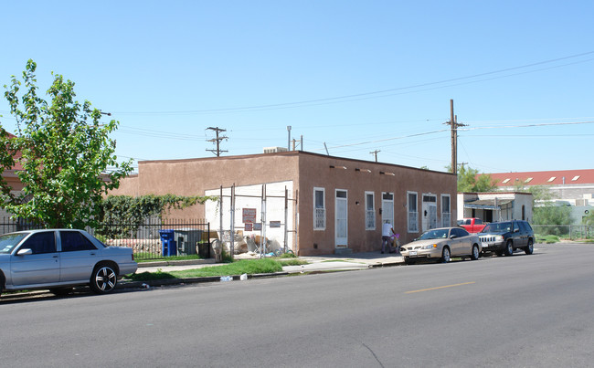 2300 Bassett Ave in El Paso, TX - Building Photo - Building Photo