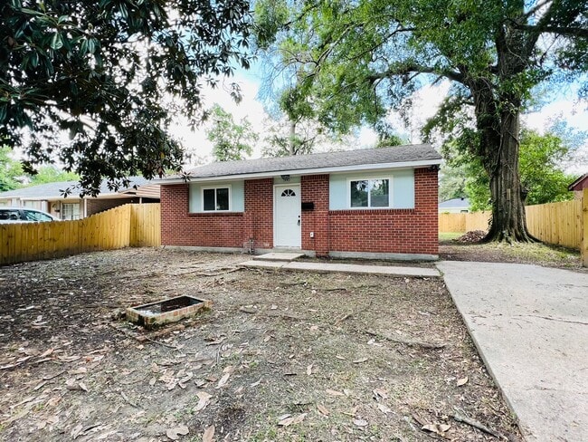 7440 Bomer Dr in Baton Rouge, LA - Building Photo - Building Photo