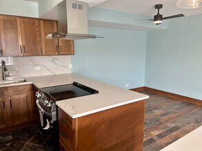 1301 N Western Ave in Lake Forest, IL - Building Photo - Building Photo