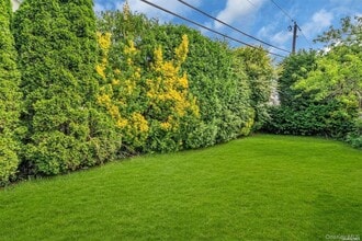 4 Cheshire Rd in Bethpage, NY - Building Photo - Building Photo