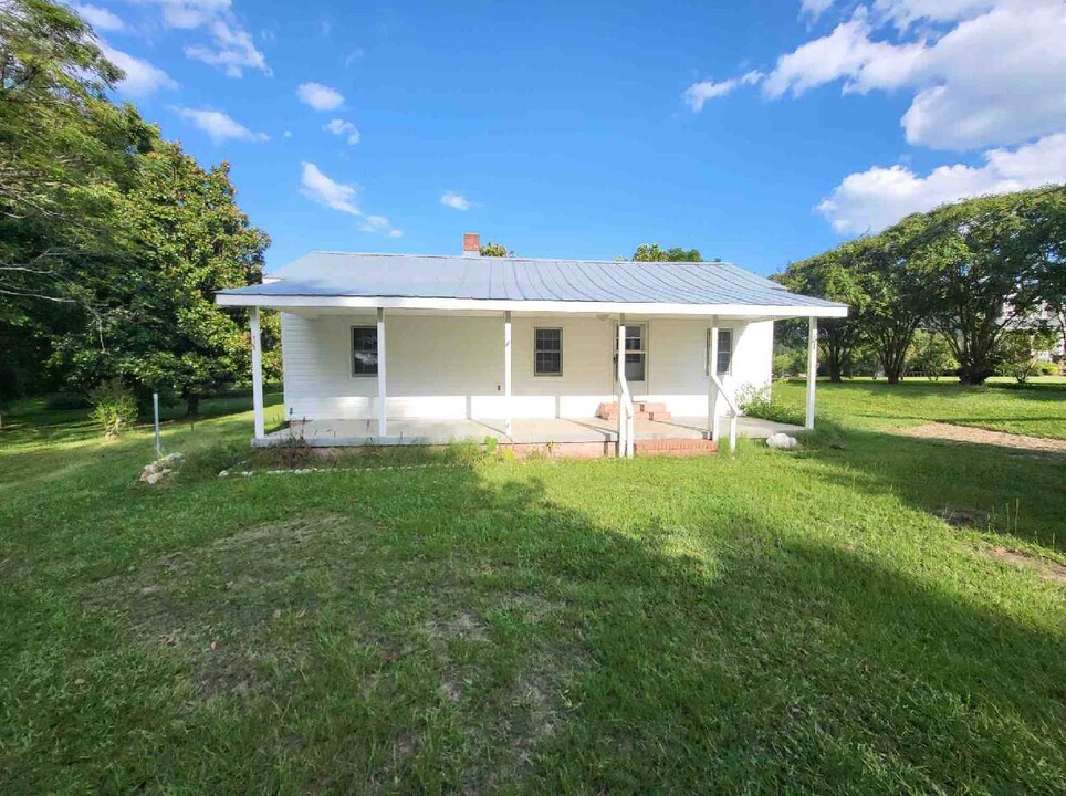 1474 Neighbors Rd in Dunn, NC - Building Photo