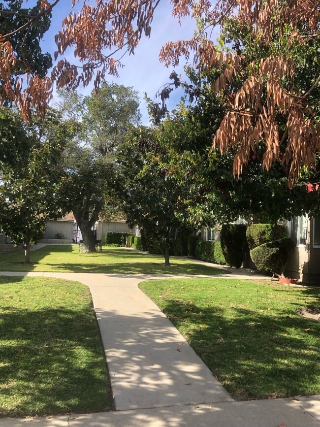 1733 N Hollywood Way, Unit 1733, Unit 1733