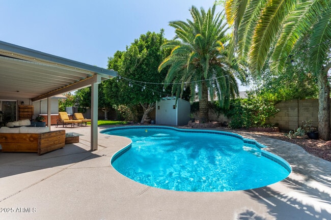 property at 1347 W Lobo Ave