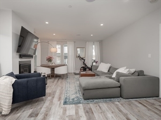 45 L St, Unit 8 in Boston, MA - Building Photo - Building Photo