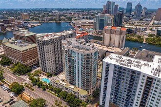 450 Knights Run Ave in Tampa, FL - Building Photo - Building Photo