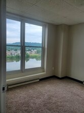 Windsor Manor in Wheeling, WV - Foto de edificio - Building Photo