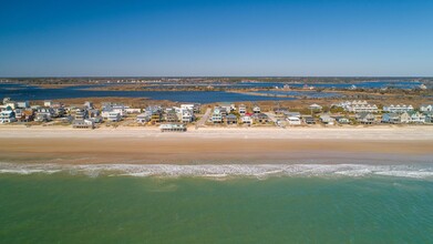 499 Topsail Rd in North Topsail Beach, NC - Building Photo - Building Photo