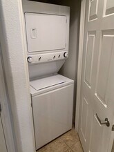 7580 NICKLIN St in Las Vegas, NV - Building Photo - Building Photo