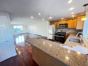 86 Atwood St in Revere, MA - Foto de edificio - Building Photo