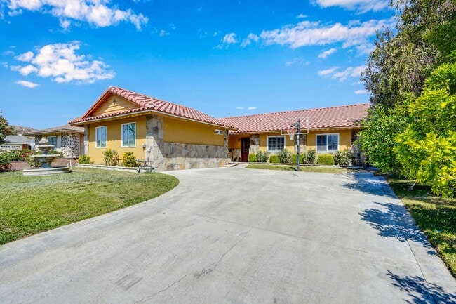 20111 Lakemore Dr