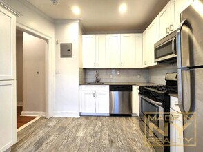 25-21 31st Ave in Queens, NY - Building Photo - Building Photo