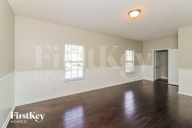 10 Easton Trce in Adairsville, GA - Foto de edificio - Building Photo