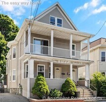 38 George St, Unit #1 in Medford, MA - Building Photo