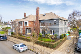 Residential Condominium in Portland, OR - Building Photo - Primary Photo