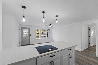 9604 N 18th St in Tampa, FL - Building Photo - Building Photo