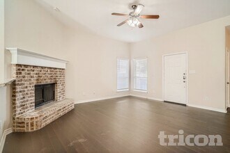 214 Bob White Dr in Red Oak, TX - Building Photo - Building Photo